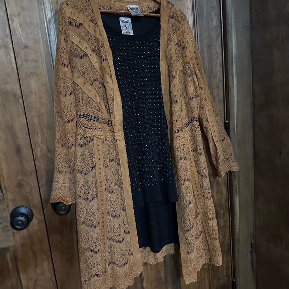 Vocal Tan Lace Bohemian Duster - Picture 10 of 10